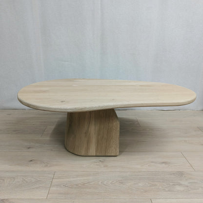 Organische eiken salontafel met kolompoot