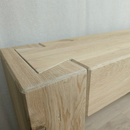 Rustieke BEAM sidetable van geborsteld eikenhout