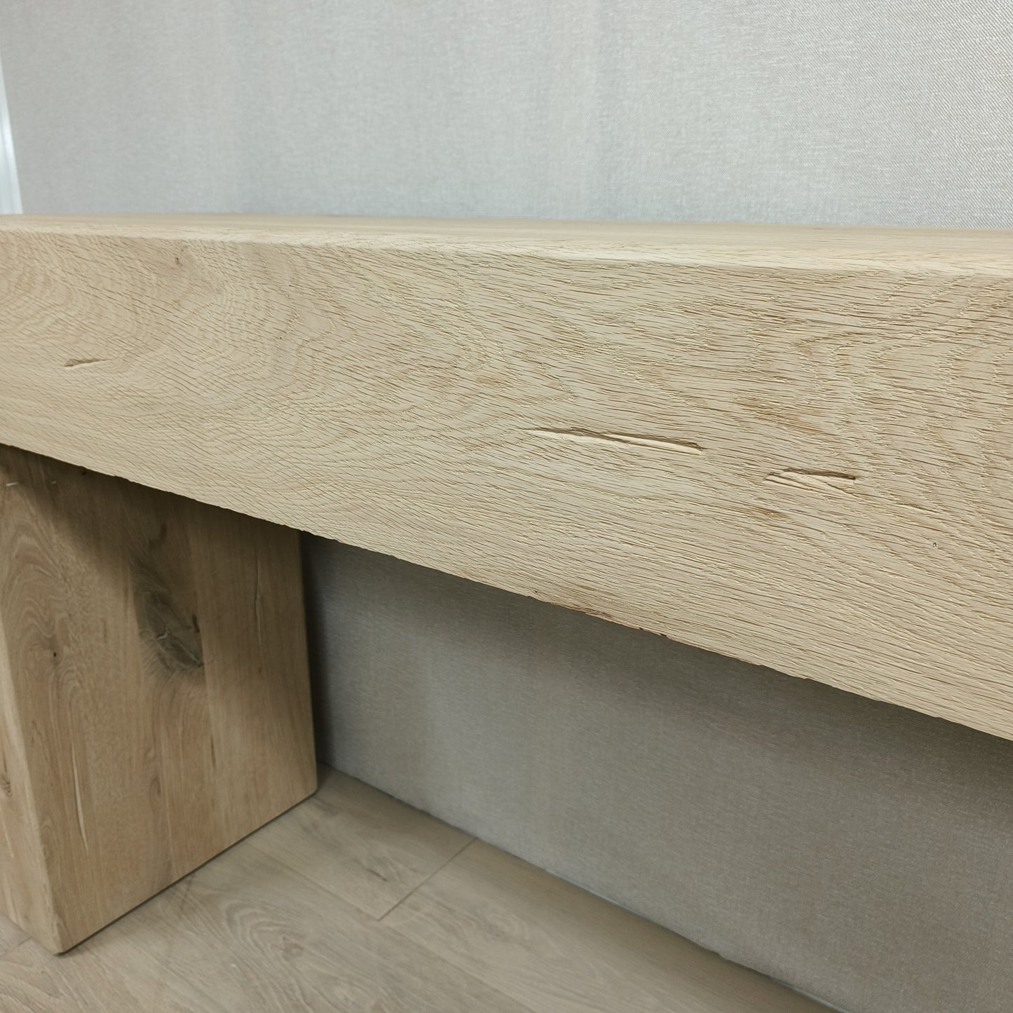 Rustieke BEAM sidetable van geborsteld eikenhout