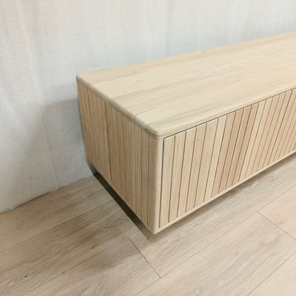 TV meubel zwevend | massief eiken | CORE collectie