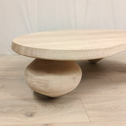 Organische salontafel met 3 bolpoten