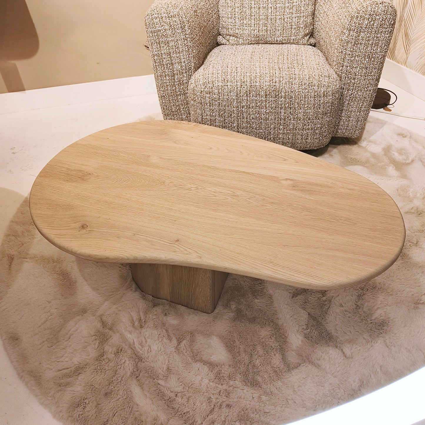 Organische eiken salontafel met kolompoot